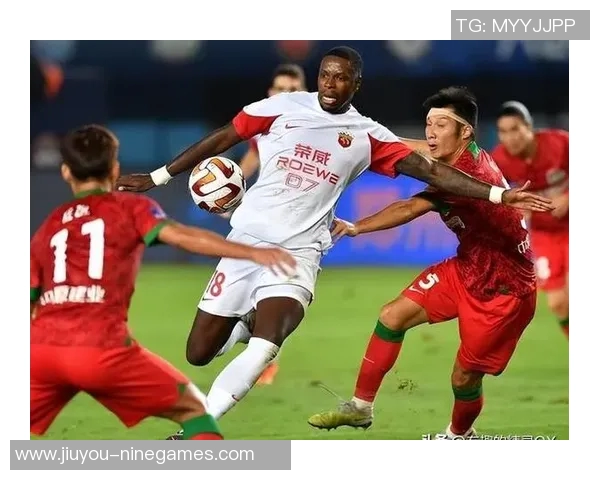 中超激战AC米兰大胜里昂点球争议引发全场热议