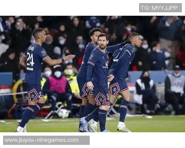 中超赛场惊现冷门巴黎圣日耳曼逆转马竞引发全场热议